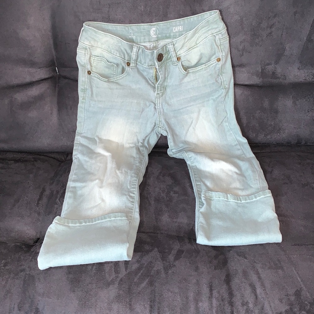 Capri style color jeans been worn twice!